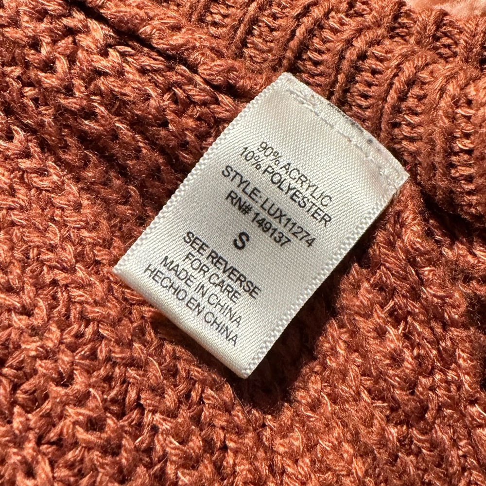 Split back cropped sweater - Picture 5 of 5